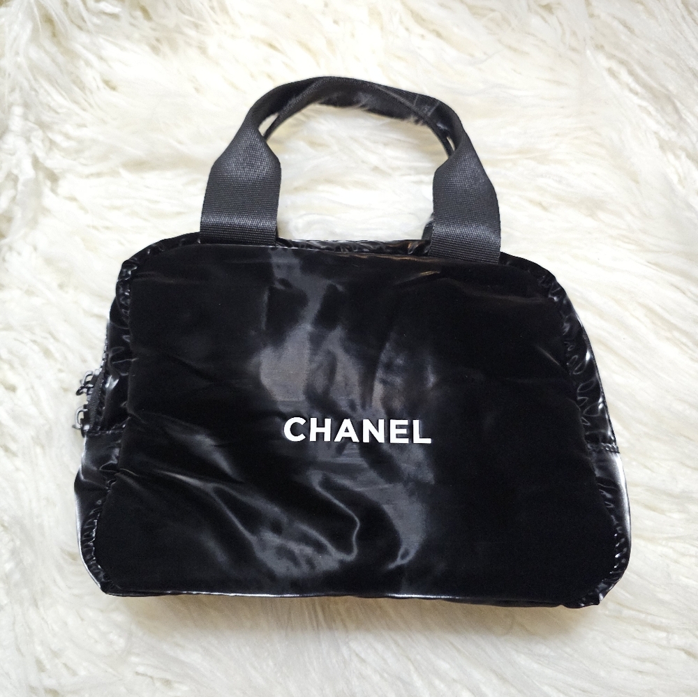 Chanel makeup bag，new